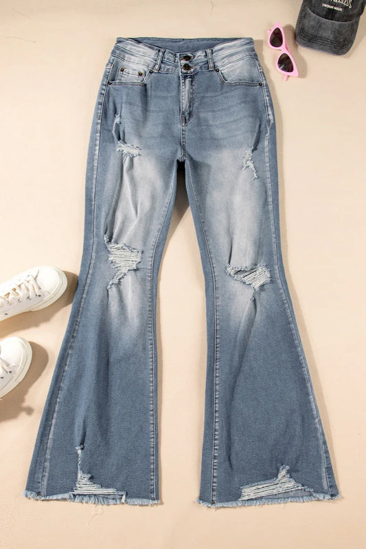 The Ultimate Guide to Styling Jeans: Tips and Tricks for Every Occasion